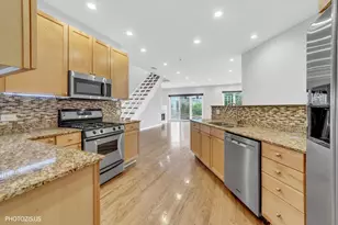 912 W Chicago Ave, Chicago, IL 60642 - Photo 14