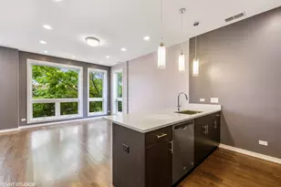 2536 W Harrison St, Chicago, IL 60612 - Photo 6