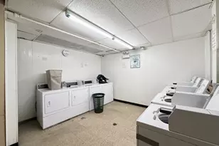 917 W Eastwood Ave, Chicago, IL 60640 - Photo 2