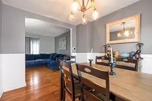 5242 W 63rd Pl, Chicago, IL 60638 - Photo 6