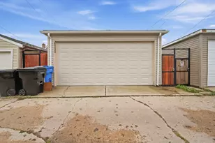 6230 W Foster Ave, Chicago, IL 60630 - Photo 20