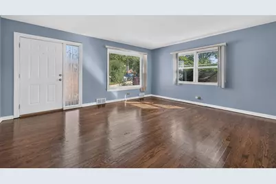 816 S La Grange Road, La Grange, IL 60525 - Photo 2