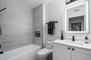 1345 W Grand Ave, Chicago, IL 60642 - Photo 18