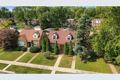 8818 S Sacramento Avenue, Evergreen Park, IL 60805 - Photo 2