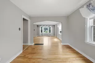 8818 S Sacramento Ave, Evergreen Park, IL 60805 - Photo 6