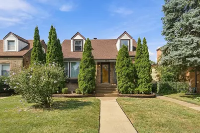 8818 S Sacramento Avenue, Evergreen Park, IL 60805 - Photo 1