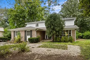 1745 E Summit Ct, Deerfield, IL 60015 - Photo 1