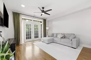 6500 S Minerva Ave, Chicago, IL 60637 - Photo 10