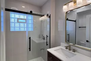 6508 N Richmond St, Chicago, IL 60645 - Photo 12