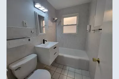 2636 W Berwyn Avenue #2E, Chicago, IL 60625 - Photo 10
