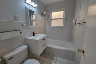 2636 W Berwyn Ave, Chicago, IL 60625 - Photo 10