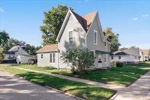 1102-1104 W Mill St, Bloomington, IL 61701 - Photo 2