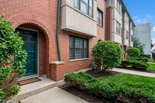 821 N Harlem Ave, Oak Park, IL 60302 - Photo 2