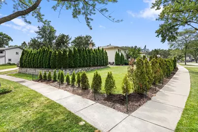 321 Hickory Lane, Schaumburg, IL 60193 - Photo 38