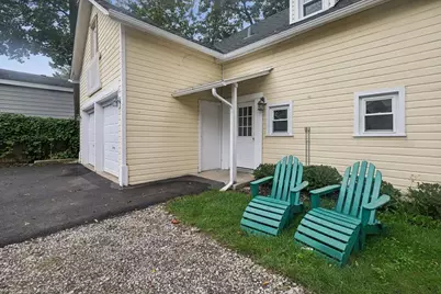 692 Cherry Avenue #B, Lake Forest, IL 60045 - Photo 2