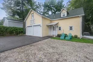 692 Cherry Ave, Lake Forest, IL 60045 - Photo 1