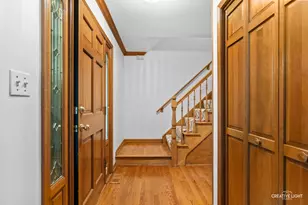 717 Queens Gate Cir, Sugar Grove, IL 60554 - Photo 2