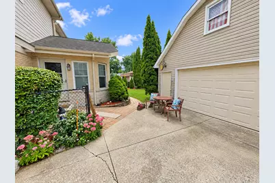 920 Parkview Lane, Des Plaines, IL 60016 - Photo 18