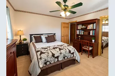 920 Parkview Lane, Des Plaines, IL 60016 - Photo 12