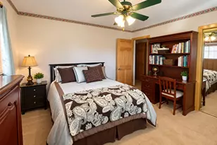 920 Parkview Ln, Des Plaines, IL 60016 - Photo 12