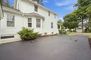 1060 Griffith Rd, Lake Forest, IL 60045 - Photo 2