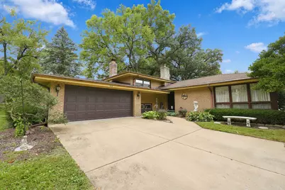 853 Edgewater Drive, Naperville, IL 60540 - Photo 2