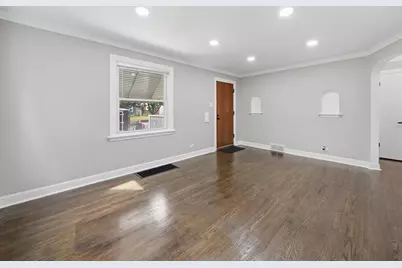 11025 S Avenue O, Chicago, IL 60617 - Photo 2