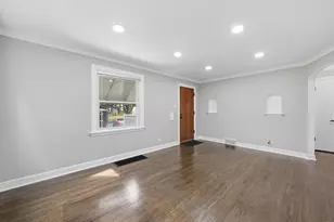 11025 S Avenue O, Chicago, IL 60617 - Photo 2