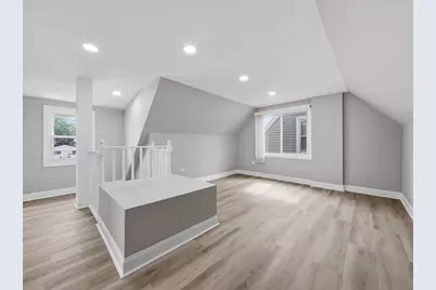 11025 S Avenue O, Chicago, IL 60617 - Photo 10
