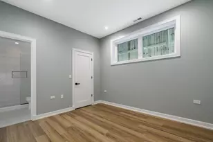3721 N Kenmore Ave, Chicago, IL 60613 - Photo 12
