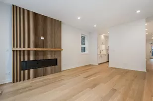 3721 N Kenmore Ave, Chicago, IL 60613 - Photo 2