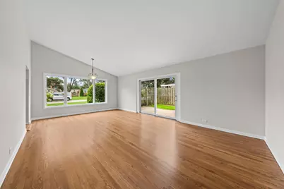 2612 Fontana Drive, Glenview, IL 60025 - Photo 2