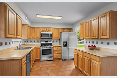 2612 Fontana Drive, Glenview, IL 60025 - Photo 8