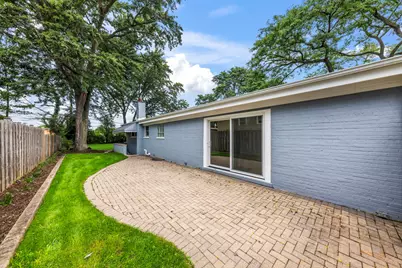 2612 Fontana Drive, Glenview, IL 60025 - Photo 16