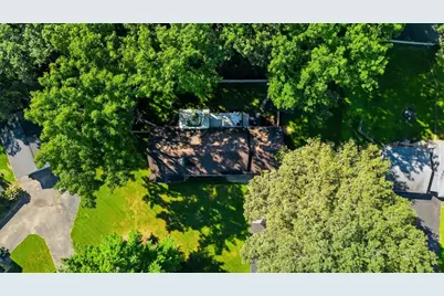 1113 River Oaks Drive, Dixon, IL 61021 - Photo 2