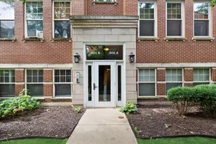 301A W Goethe St, Chicago, IL 60610 - Photo 2