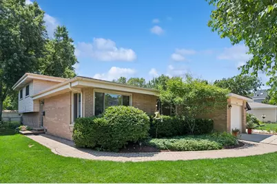 1746 Richfield Avenue, Highland Park, IL 60035 - Photo 1