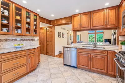 1307 Seabury Circle, Carol Stream, IL 60188 - Photo 8