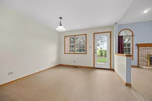 2012 Clover Ln, Woodridge, IL 60517 - Photo 10