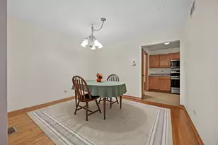 2012 Clover Ln, Woodridge, IL 60517 - Photo 16
