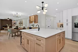 2604 Newport Dr, Naperville, IL 60565 - Photo 12