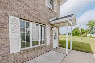 23 Fetzer Dr, Bloomington, IL 61704 - Photo 4