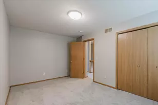 23 Fetzer Dr, Bloomington, IL 61704 - Photo 18