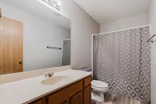 23 Fetzer Dr, Bloomington, IL 61704 - Photo 16