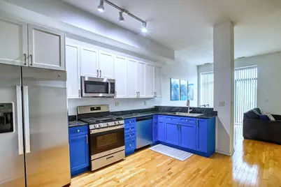 4050 N Lincoln Avenue #202, Chicago, IL 60618 - Photo 4