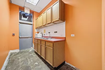 222 E 61st Street, Chicago, IL 60637 - Photo 16