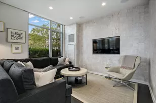 540 W Webster Ave, Chicago, IL 60614 - Photo 8