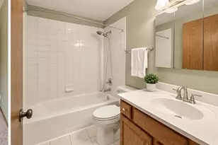 115 Seton Creek Dr, Oswego, IL 60543 - Photo 8