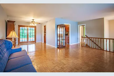 1379 Cumberland Circle W, Elk Grove Village, IL 60007 - Photo 2