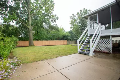 1379 Cumberland Circle W, Elk Grove Village, IL 60007 - Photo 16